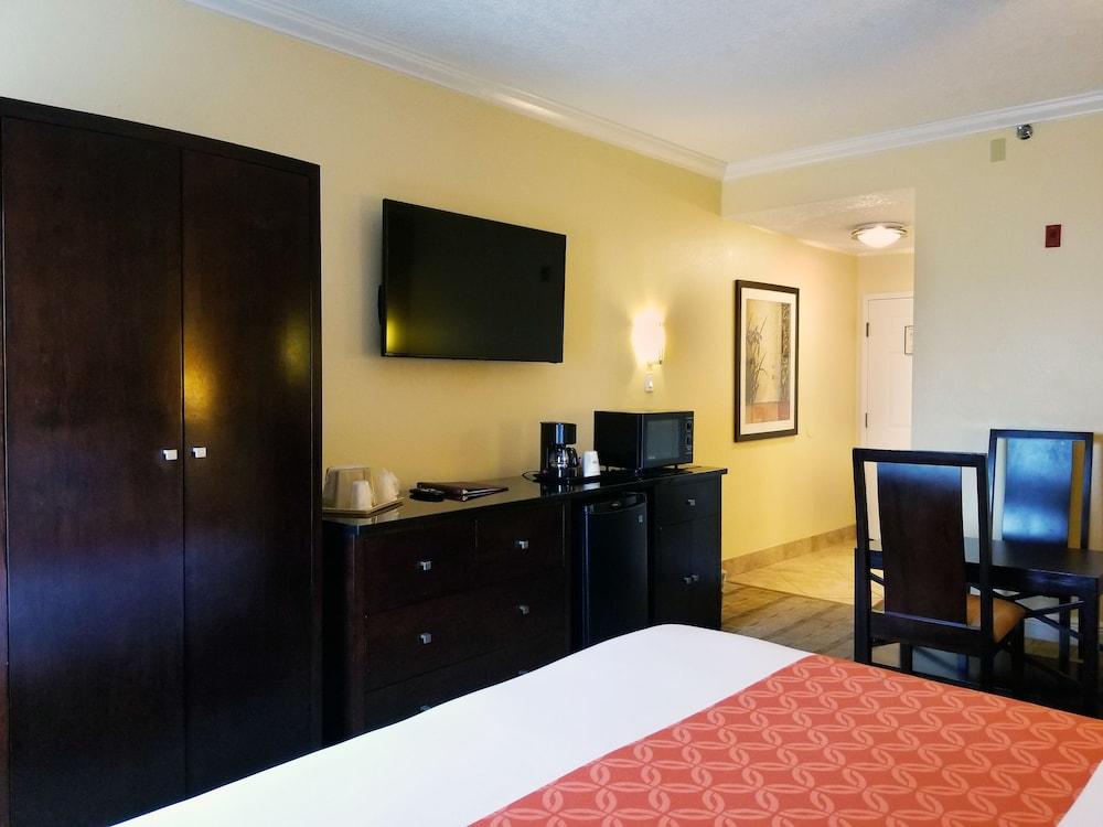 Galleria Palms Orlando - Free Theme Park Shuttles Four Corners Exterior photo