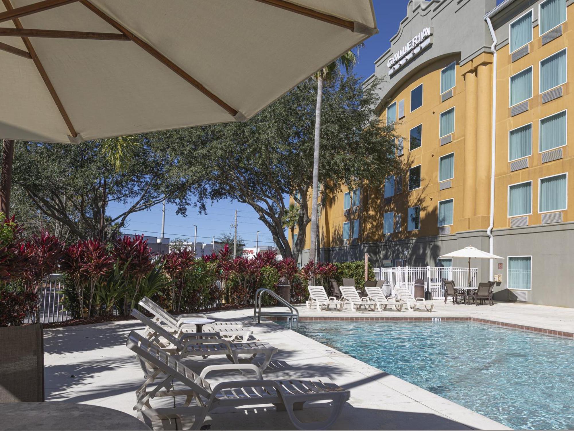 Galleria Palms Orlando - Free Theme Park Shuttles Four Corners Exterior photo