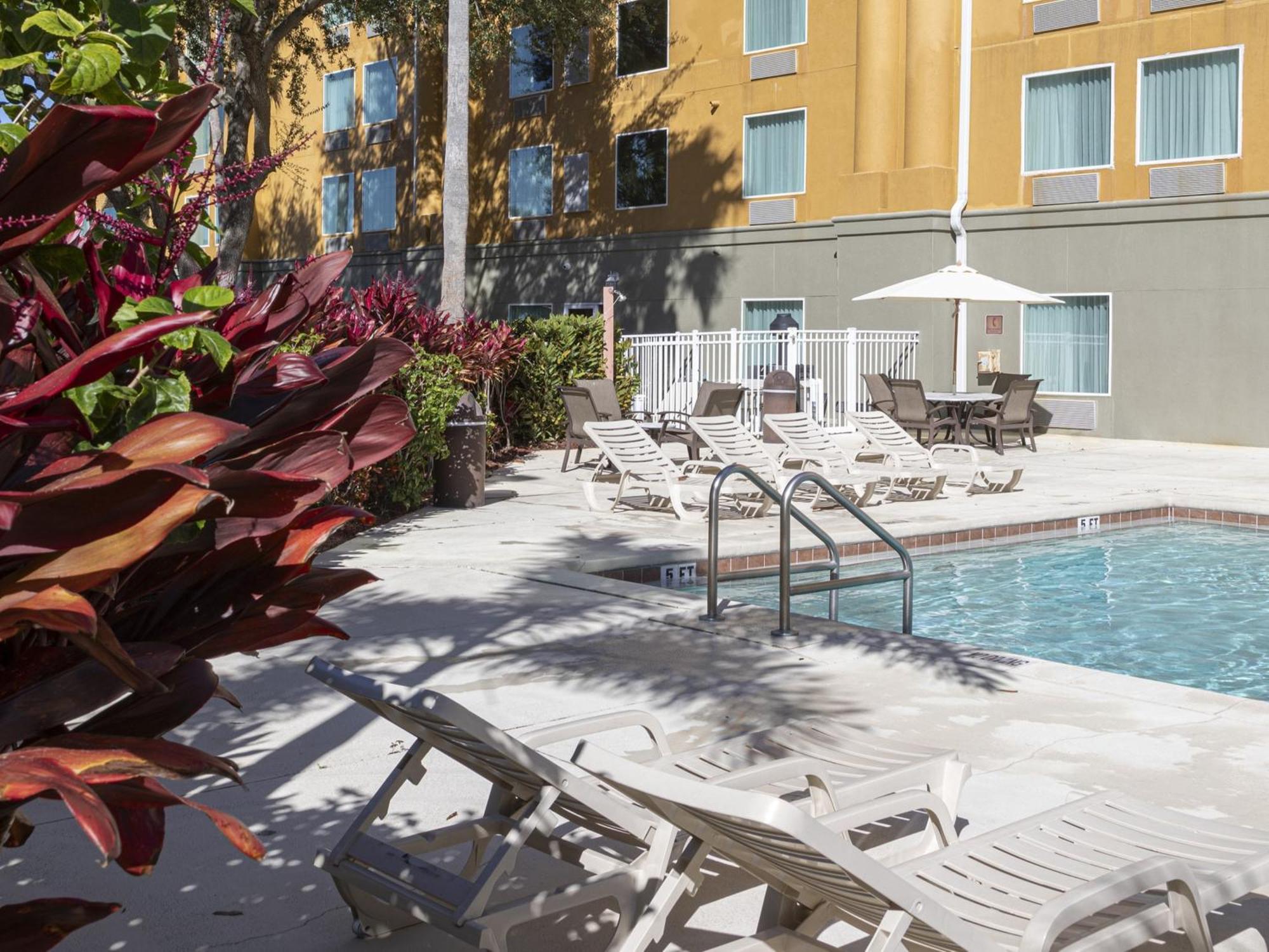 Galleria Palms Orlando - Free Theme Park Shuttles Four Corners Exterior photo