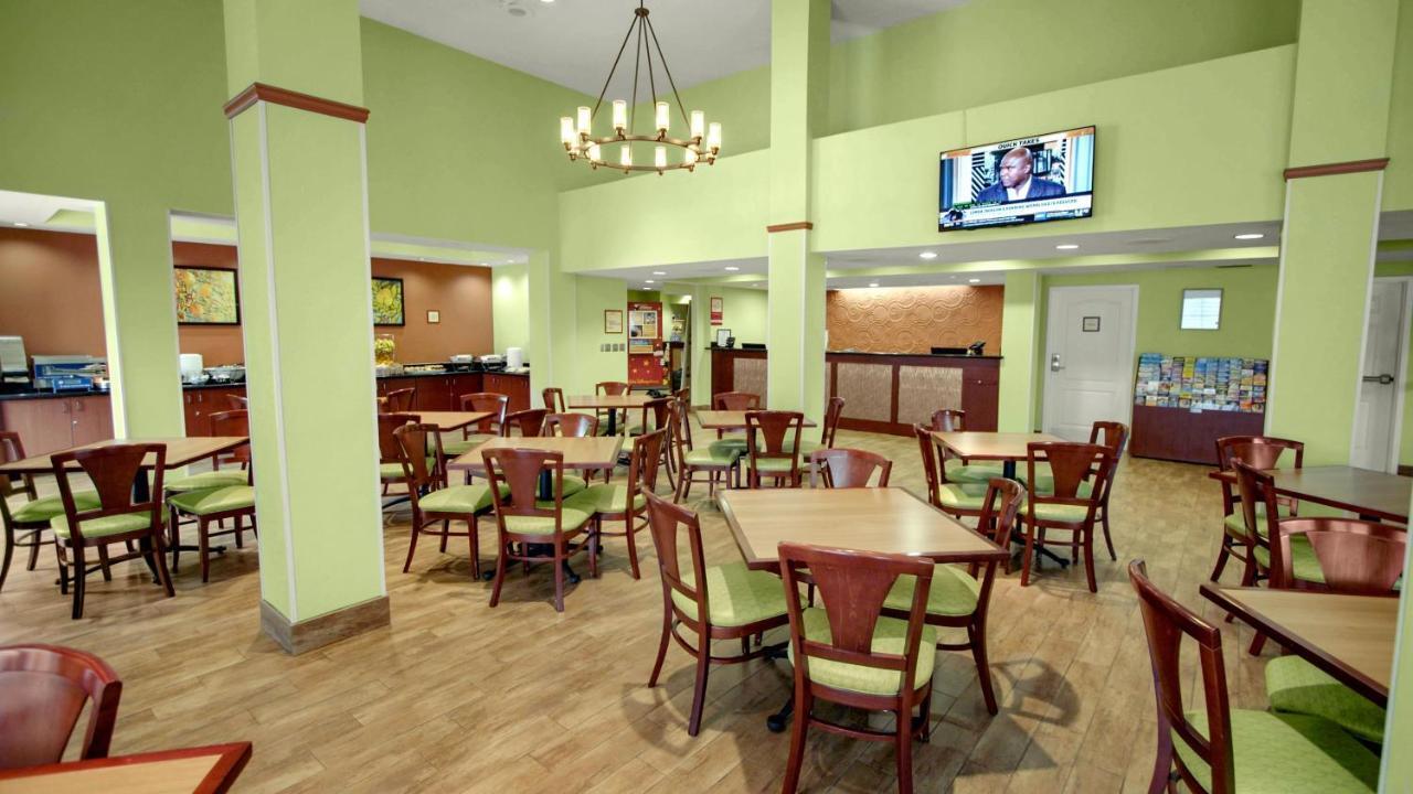 Galleria Palms Orlando - Free Theme Park Shuttles Four Corners Exterior photo