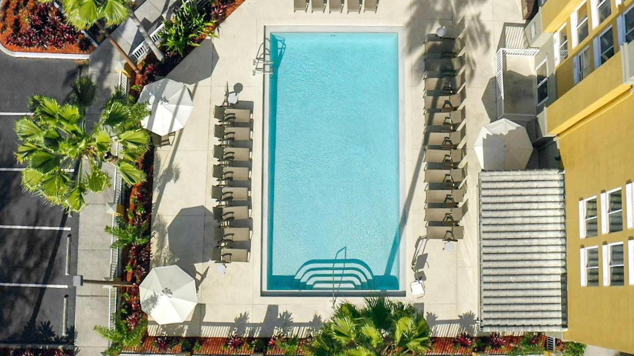 Galleria Palms Orlando - Free Theme Park Shuttles Four Corners Exterior photo